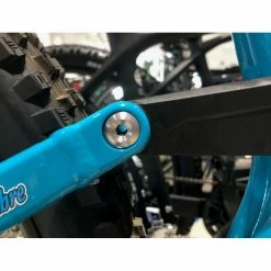 VISSERIE - AXE DE PIVOT ALUMINIUM MOUSTACHE -vélo Soldes Magasin visserie axe de pivot aluminium moustache 2